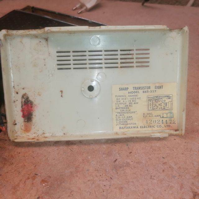 Radio muy antigua , oferta .