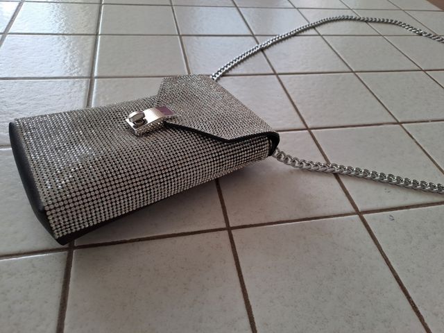 Portacellulare a tracolla