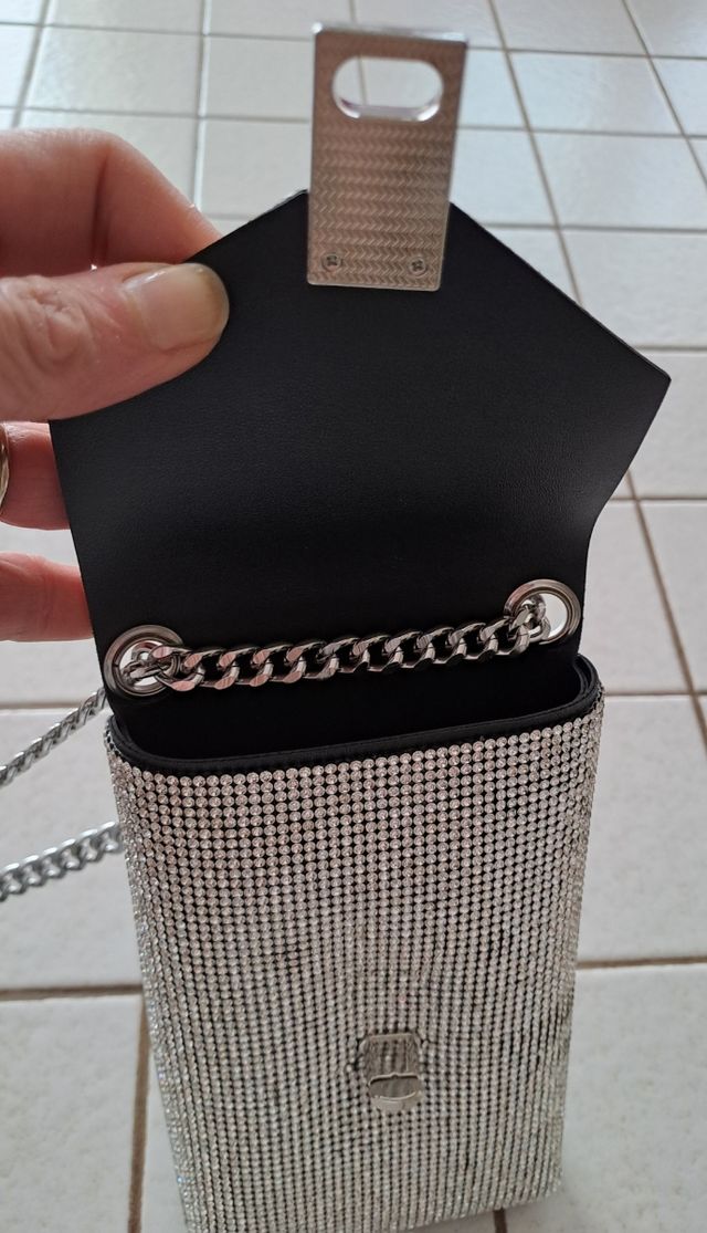 Portacellulare a tracolla