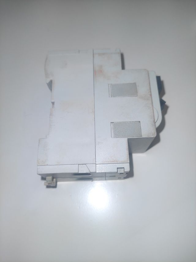 Diferencial Merlín gerin 2P 40A 300mA