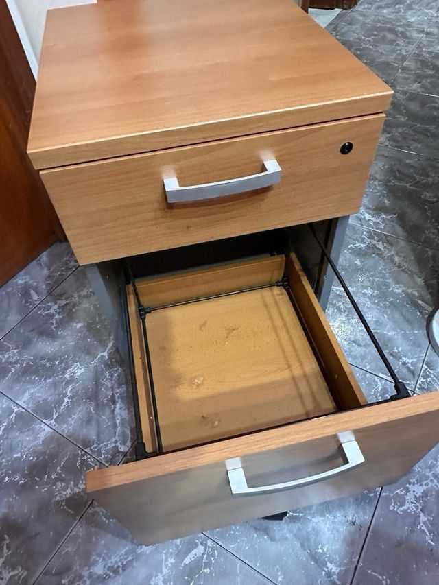 buc para mesa de despacho o escritorio