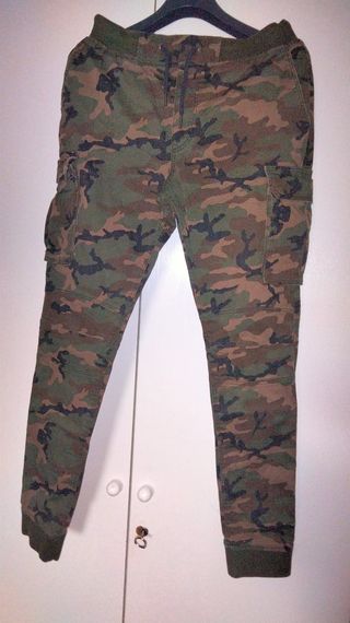 Ropa Militar (camuflaje) y botas