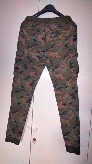 Ropa Militar (camuflaje) y botas