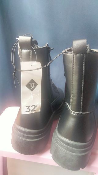 Ropa Militar (camuflaje) y botas