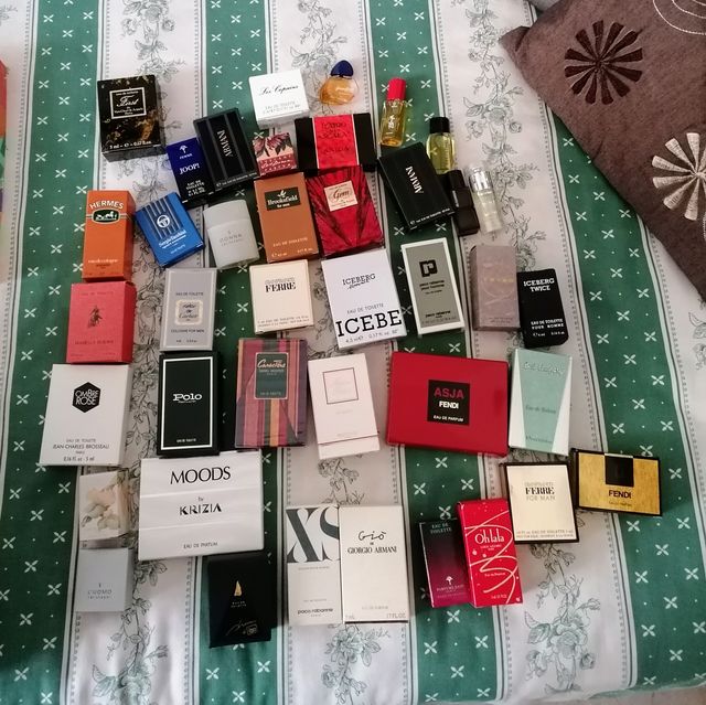 Collezione miniature profumo