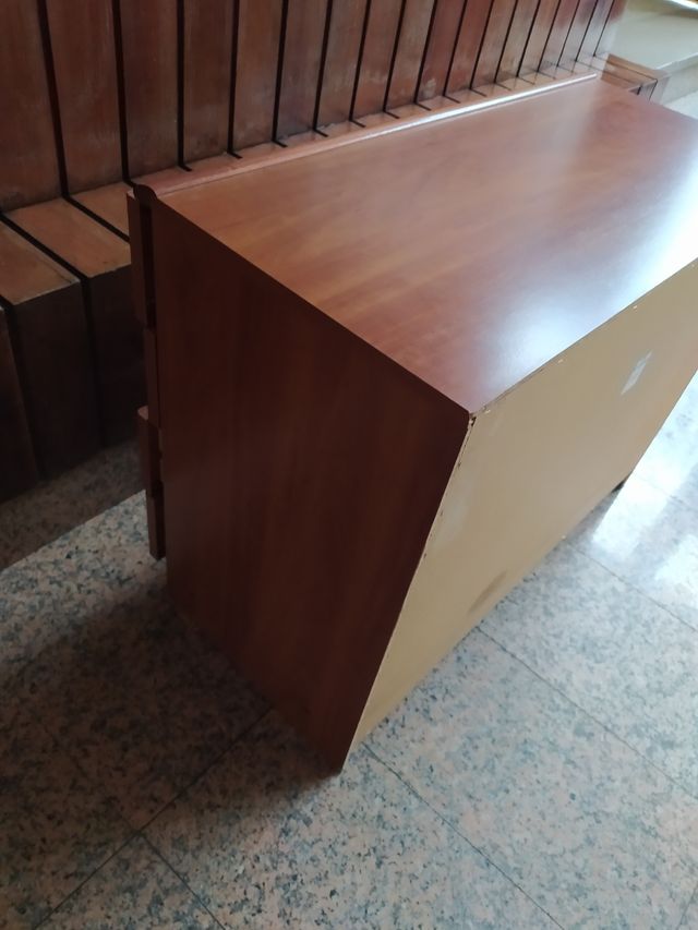 Cómoda de madera de 4 cajones