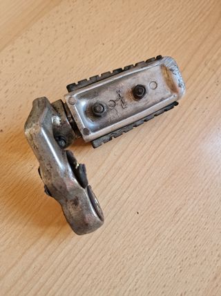 Reposapiés delantero IZQUIERDO- Yamaha Virago 535