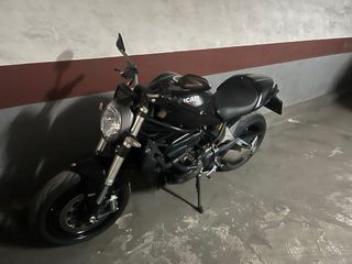 Ducati Monster 821. A2