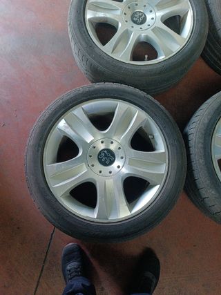 Llantas Ford o Peugeot 