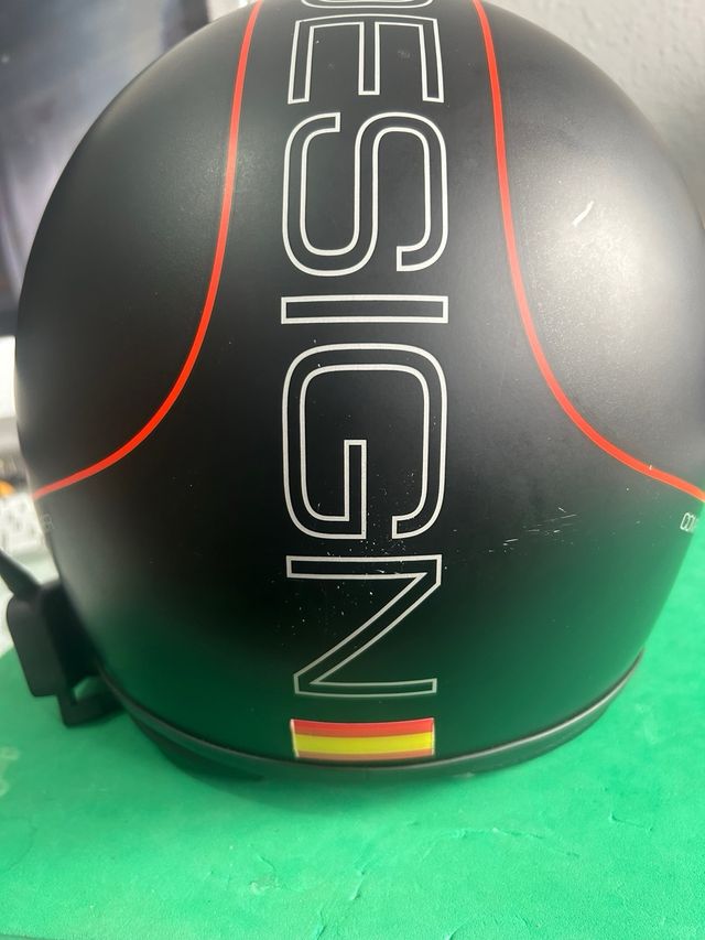 Casco da moto MOMODESIGN in vendita