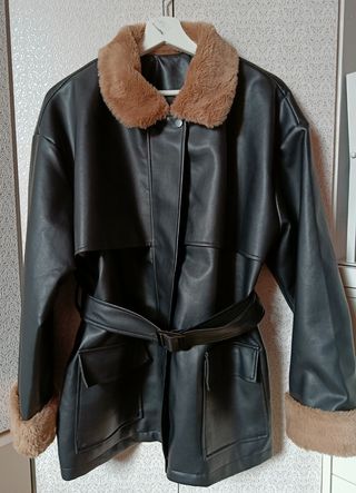 Chaqueta negra polipiel pelo Shein Dazy seminueva
