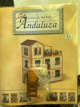 Casa de muñecas Andaluza. Fasciculos y mobiliario