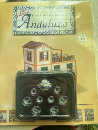 Casa de muñecas Andaluza. Fasciculos y mobiliario