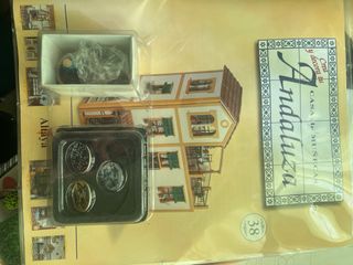 Casa de muñecas Andaluza. Fasciculos y mobiliario