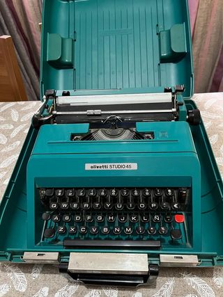Maquina de escribir olivetti studio 45