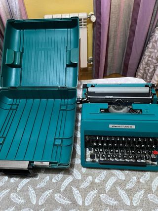 Maquina de escribir olivetti studio 45