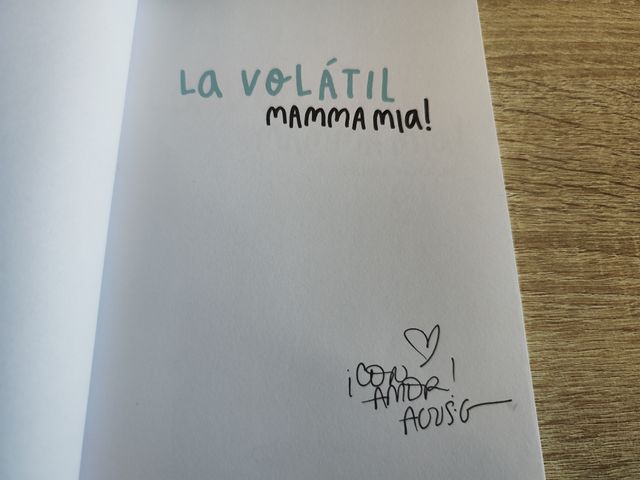 La Volátil Mamma Mia - Libro Dedicado por el autor