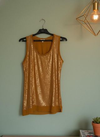 Blusa mostaza con lentejuelas- Ideal otoño