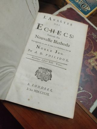 Libro antiguo ajedrez