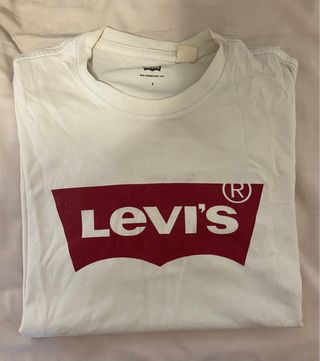 camiseta blanca levis