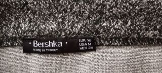 Minifalda negra blanca.  Bershka 