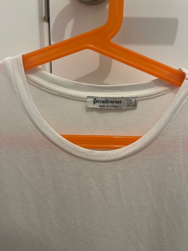 camiseta, Stradivarius