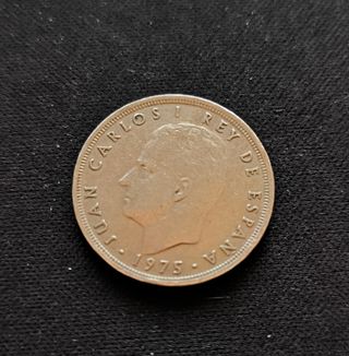 Se vende moneda de 5 pesetas 1975