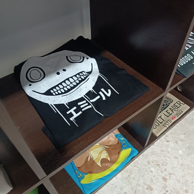 Camiseta máscara Yoko Taro, manga larga - "Nier"
