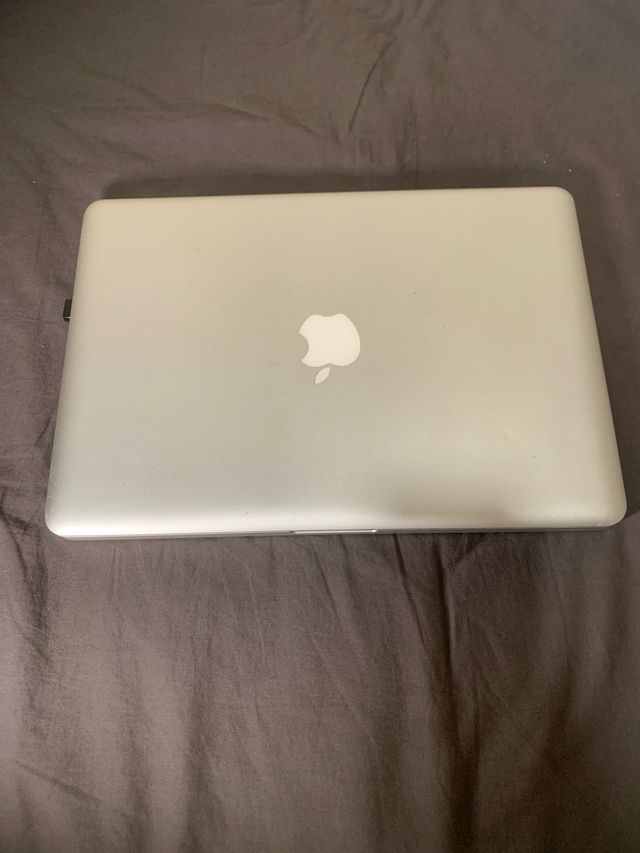 Macbook Pro 8gb ram 256ssd