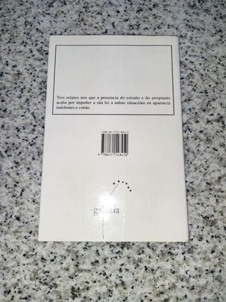 "TRES HISTORIAS PARA LEER A NOITE"