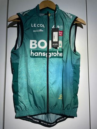 bora hansgrohe chaleco tdf 2023