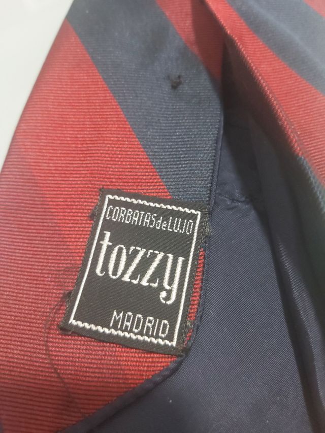 Corbata tozzy