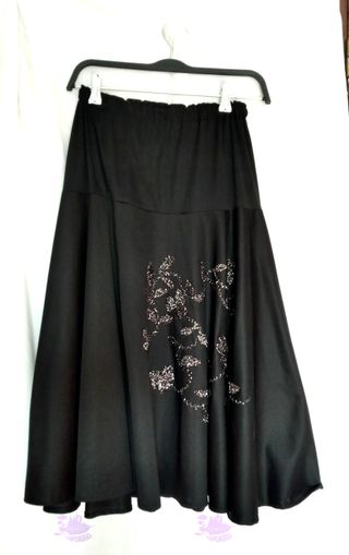 Falda negra larga 