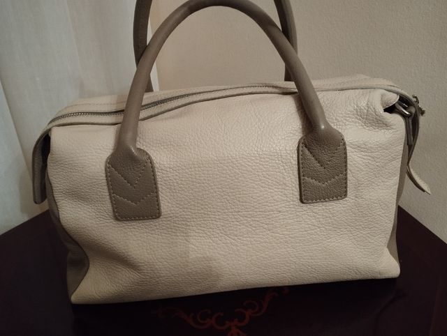 Bolso Acosta de piel. De mano.