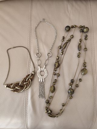 Lote de tres collares de bisuteria