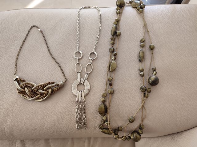 Lote de tres collares de bisuteria