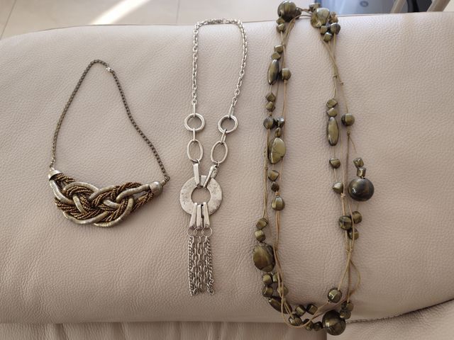 Lote de tres collares de bisuteria