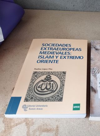 Libros, UNED. Grado en Geografía e Historia 