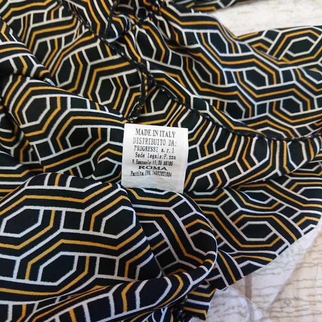 Blusa motivo geometrico 