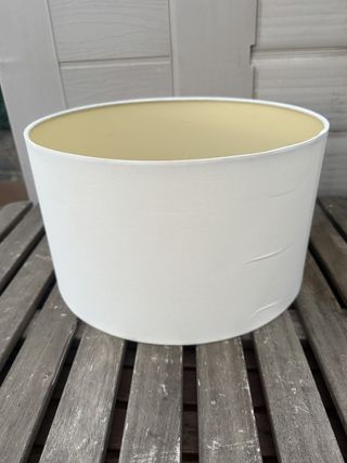 Pantalla de lampara grande blanca