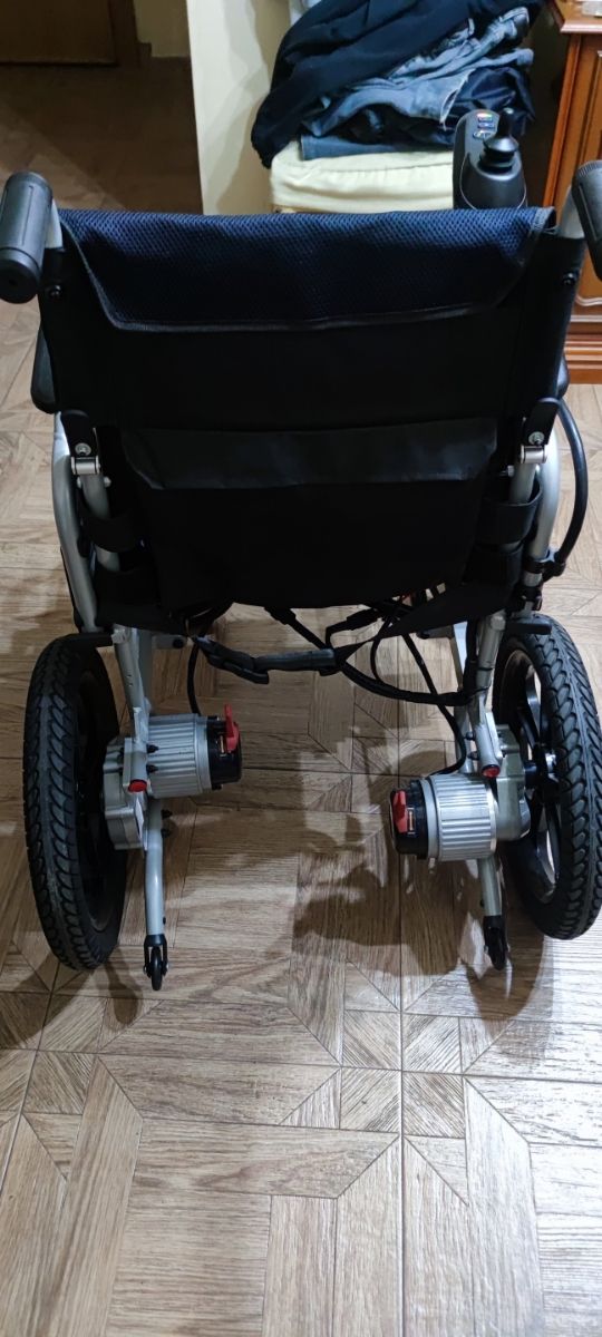 SILLA DE RUEDAS ELÉCTRICA