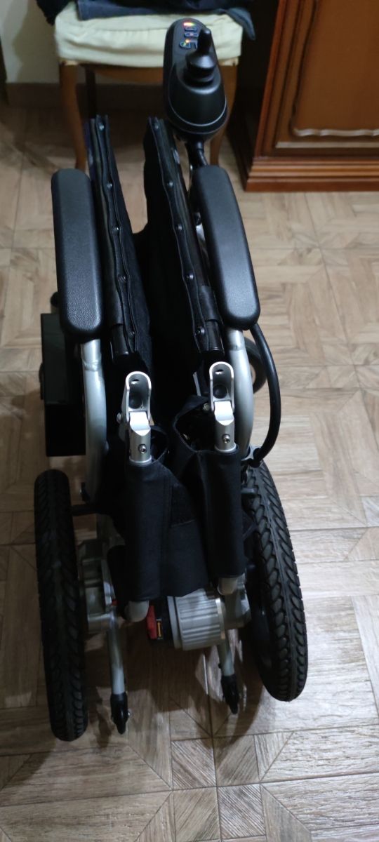 SILLA DE RUEDAS ELÉCTRICA