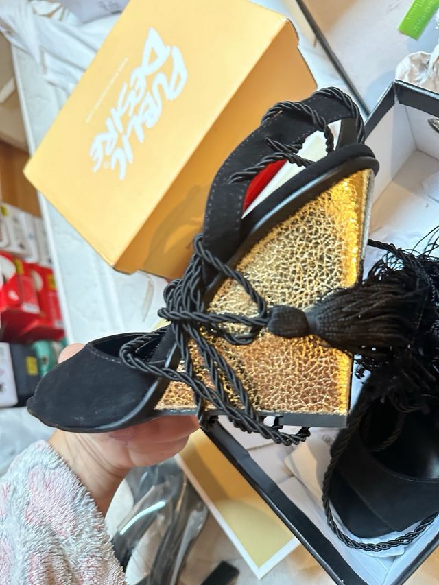 sandalia cuña missguided