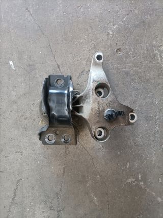 Soporte motor derecho Dacia Duster 1.5 dci 4x4