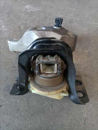 Soporte motor derecho Dacia Duster 1.5 dci 4x4