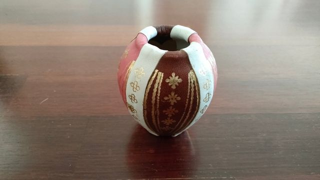 Jarrón decorativo con piel   cuero