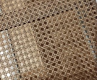 Banco Thonet decapado en gris piedra