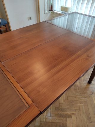 Mesa salon plegable + 6 sillas roble