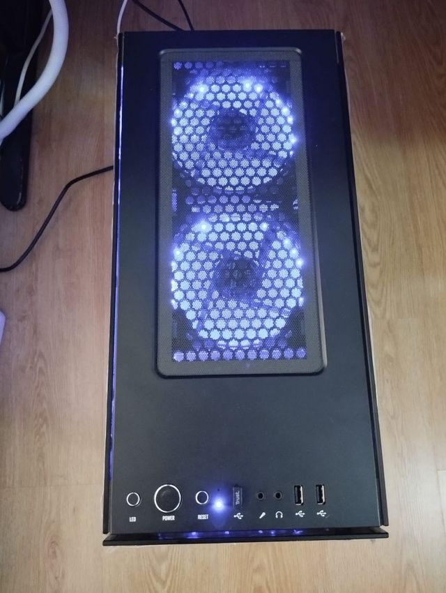 Ordenador gaming VIBOX Nebula GLR 570