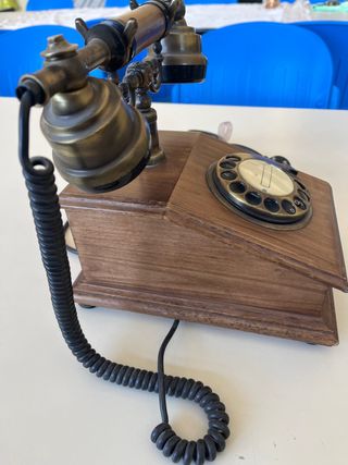 telefono in legno